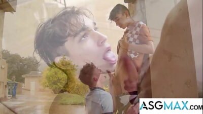Avery Jones and Kai Locks’ Sizzling Outdoor Twink Encounter
